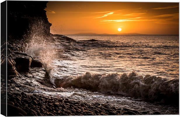  Amroth beach sunrise by cliff Canvas Print by Simon West