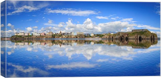  Tenby in Reflections Canvas Print by Simon West