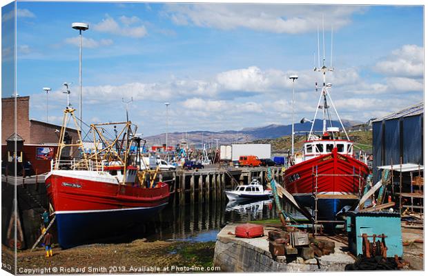 Mallaig boat yard Canvas Print by Richard Smith