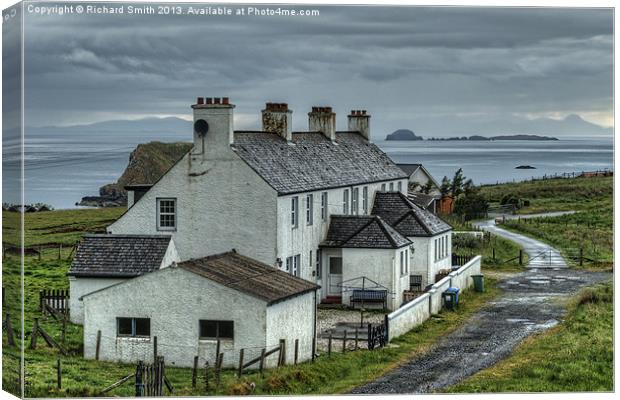 Self-catering cottages, Duntulm Canvas Print by Richard Smith