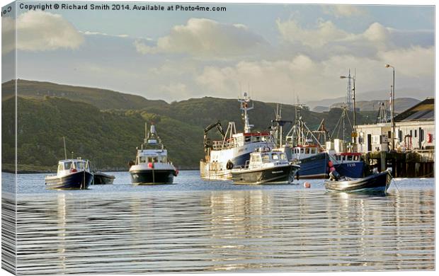  The end of Portree pier Canvas Print by Richard Smith