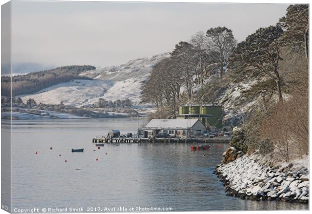 The end of Portree pier in winter Canvas Print by Richard Smith