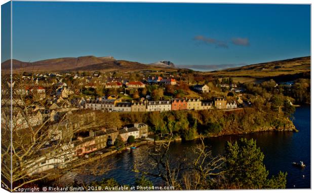 Bosville Terrace, Portree, in the spring. Canvas Print by Richard Smith