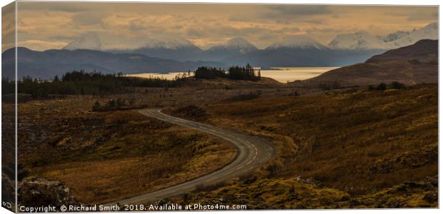 A view of the snow dusted Red Cuillin Canvas Print by Richard Smith