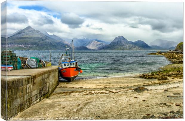 Black Cuillin from Elgol         Canvas Print by Richard Smith