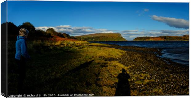 Watching the light fade as the sun goes down. Canvas Print by Richard Smith