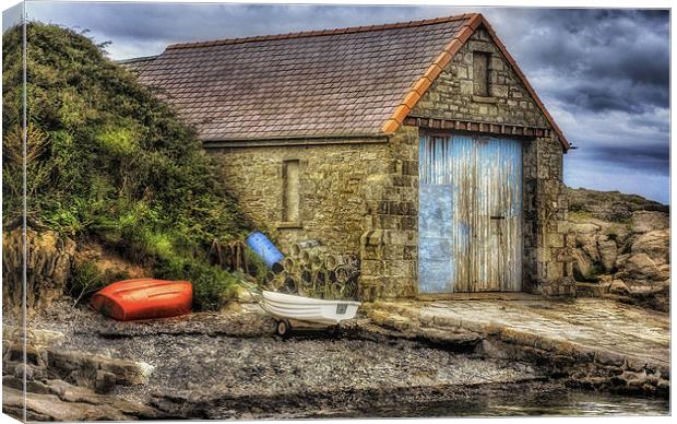 Olde Boat House Canvas Print by Ian Mitchell