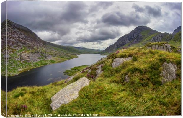 Tryfan and Lake Ogwen Canvas Print by Ian Mitchell