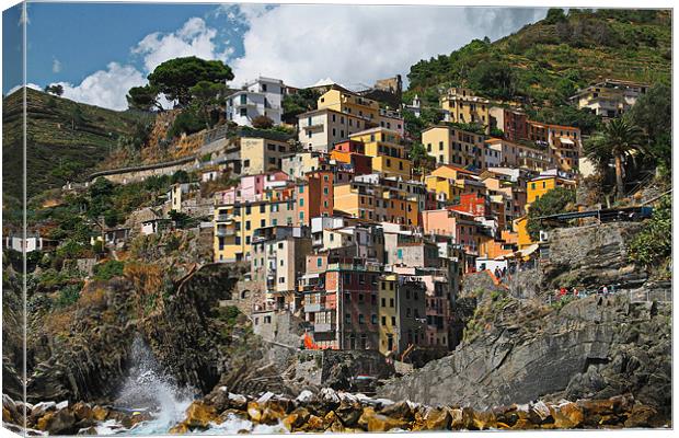 Riomaggiore Village in the Cinque Terre Canvas Print by Rob Washington