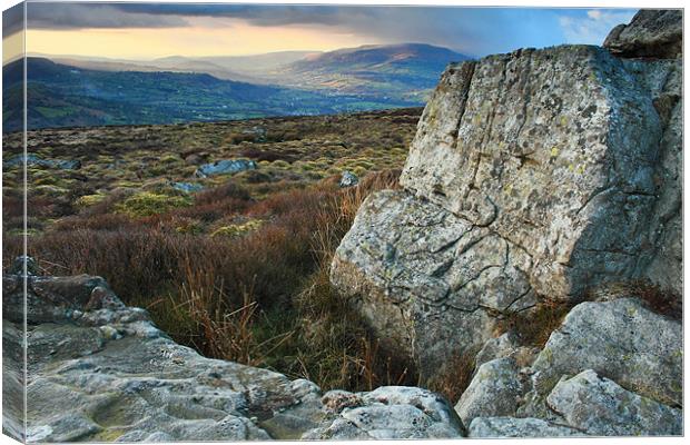 he black mountains brecon beacons wales Canvas Print by simon powell