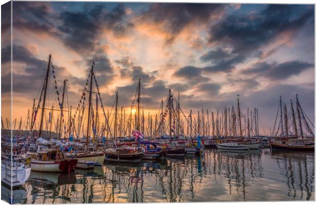 Old Gaffer Sunset Canvas Print by Wight Landscapes