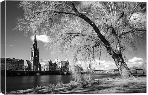 Tay Street and River Tay, Perth Canvas Print by Ian Potter