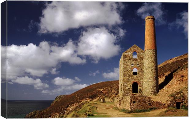 Towanroath Engine House Canvas Print by Ian Duffield