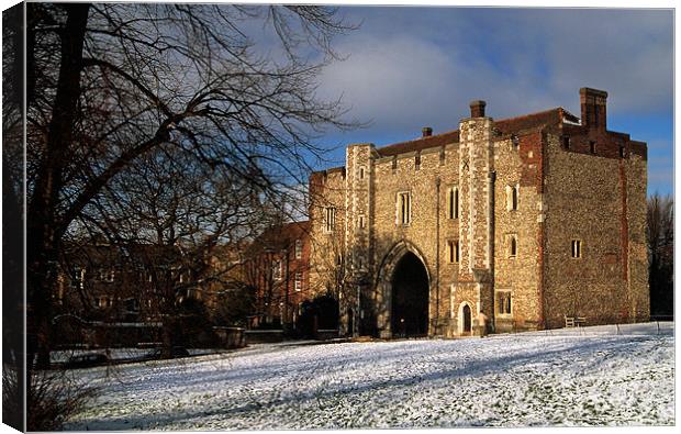  St Albans Abbey Gateway in the snow Canvas Print by Ian Duffield