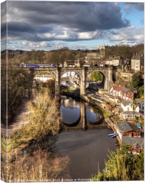 Knaresborough view of the town. Canvas Print by Beverley Middleton