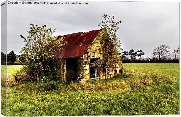  Derelict Barn Canvas Print by keith sayer