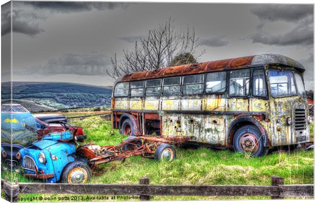 Seen better days! Canvas Print by colin potts