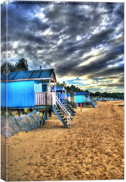 Old English Beach Huts Canvas Print by chris wood