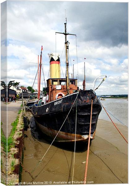 The tugboat Brent at Maldon Canvas Print by Lee Mullins