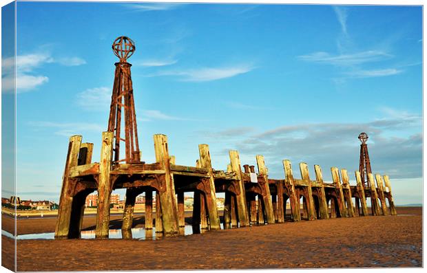 St Annes Pier Of The Past Canvas Print by Gary Kenyon