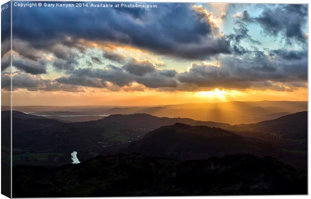  Suns Rays At Sunset From Gummers How Canvas Print by Gary Kenyon