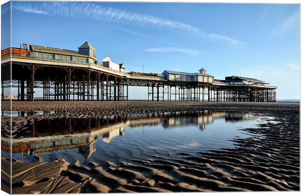 Central Pier Blackpool Canvas Print by Gary Kenyon