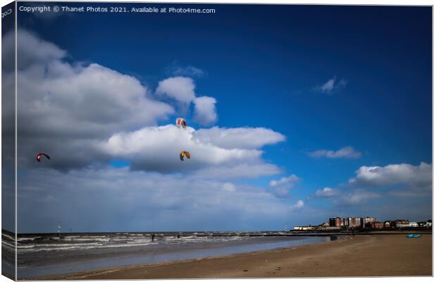 Kite surfing at Minnis bay Canvas Print by Thanet Photos