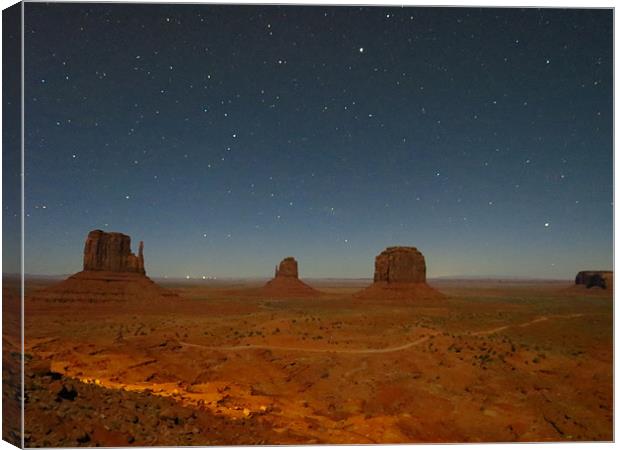 Monument Valley by night Canvas Print by Lois Eley
