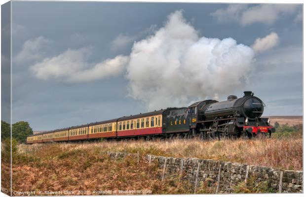 LNER Thompson Class B1 Steam Locomotive Canvas Print by Steve H Clark