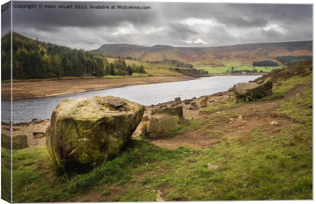Walking around Dovestone reservoir near Greenfield in the North  Canvas Print by Peter Stuart