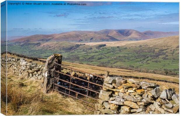 Hill walking on Green Lane in Barbondale above Gawthrop near Den Canvas Print by Peter Stuart