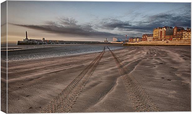 Margate beach in the evening Canvas Print by Mike Laskey