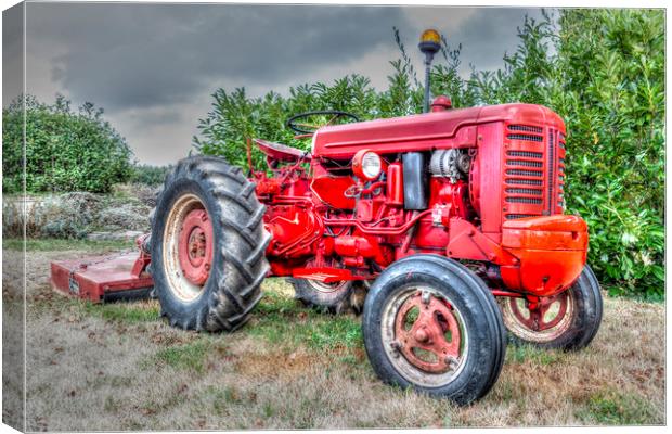 Pats Tractor Canvas Print by Perry Johnson