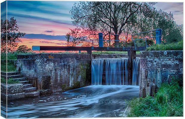 sunset over the lock Canvas Print by kev bates