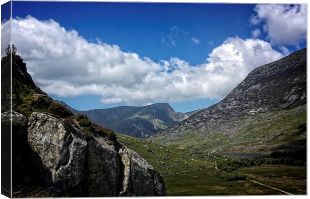 Majestic Snowdonia Canvas Print by P D