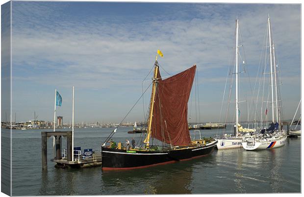 Thames Sailing Barge Alice Canvas Print by Malcolm McHugh