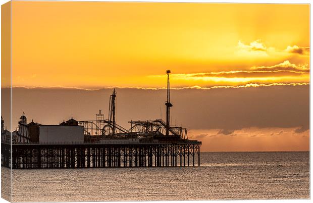 Brighton Dawn Canvas Print by Malcolm McHugh