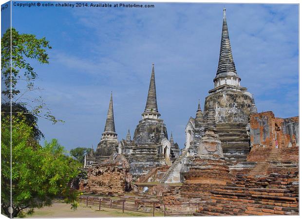 Wat Phra Si Sanphet Canvas Print by colin chalkley