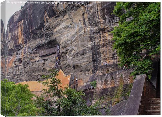 Sigiriya Rock Climbers Canvas Print by colin chalkley