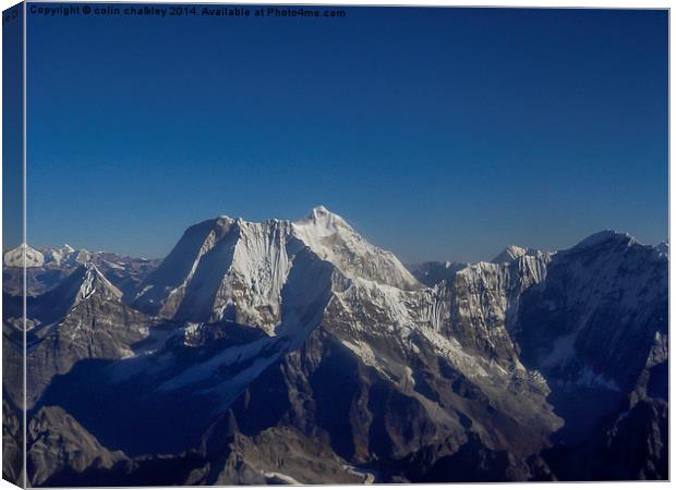  Everest Canvas Print by colin chalkley