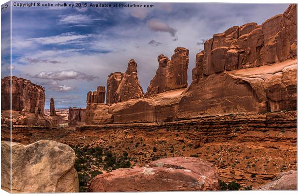 Arches National Park Canvas Print by colin chalkley