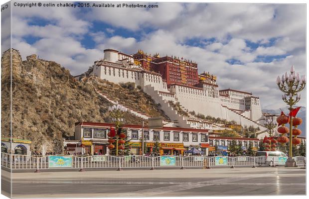  Potala Palace in Lhasa Canvas Print by colin chalkley