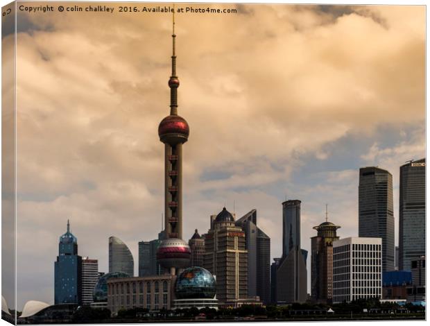 A View from the Bund Canvas Print by colin chalkley