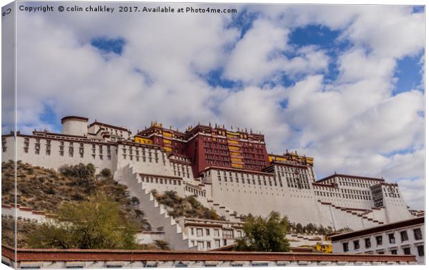 The Potala Palace in Tibet Canvas Print by colin chalkley