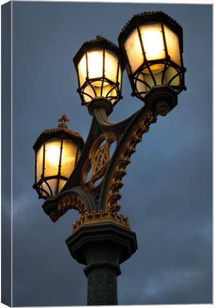 Victorian street lighting Canvas Print by Leighton Collins