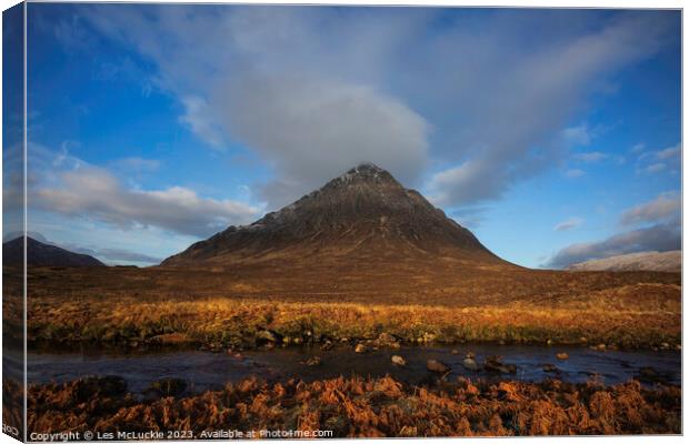Majestic Sunrise Over Bauchaillie Etive Mor Canvas Print by Les McLuckie