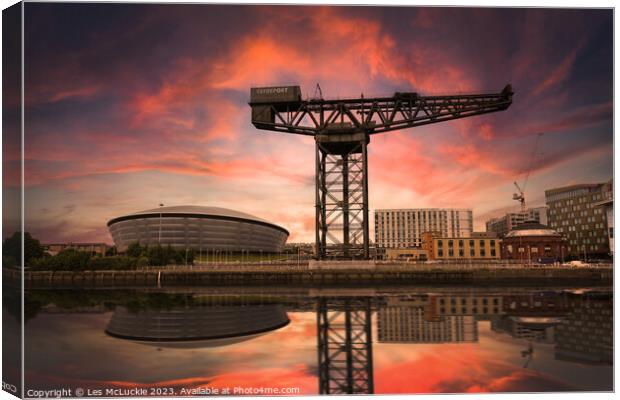 Glasgow Finnieston Crane  Canvas Print by Les McLuckie