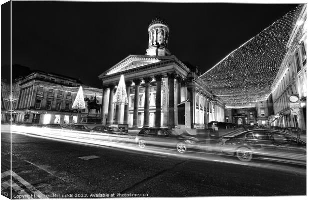 Glasgow Gallery of modern art at night Canvas Print by Les McLuckie