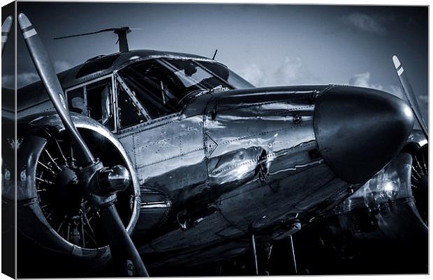 Chrome twin-engined beauty Canvas Print by Gareth Burge Photography