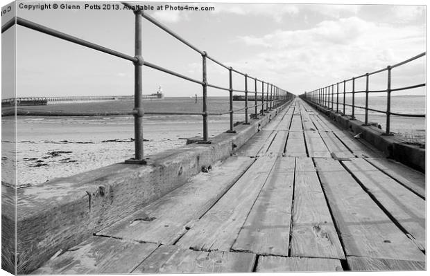 Blyth Pier Canvas Print by Glenn Potts